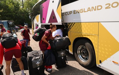 150825 - Wales Women Rugby Team - Wales players with the Wales Rugby World Cup Team coach as they leave their Vale headquarters to head to Manchester for the Women’s Rugby World Cup