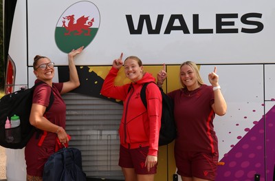 150825 - Wales Women Rugby Team - Wales players with the Wales Rugby World Cup Team coach as they leave their Vale headquarters to head to Manchester for the Women’s Rugby World Cup Left to right, Georgia Evans, Carys Cox and Kelsey Jones