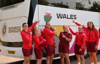 Wales Women Leave for RWC 150825