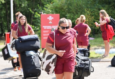 150825 - Wales Women Rugby Team - Wales players make their way to the Wales Rugby World Cup Team coach as they leave their Vale headquarters to head to Manchester for the Women’s Rugby World Cup