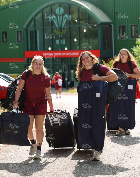 150825 - Wales Women Rugby Team - Wales’ Alex Callendar, Gwenllian Pyrs and Alaw Pyrs makes their way to the Wales Rugby World Cup Team coach as they leave their Vale headquarters to head to Manchester for the Women’s Rugby World Cup