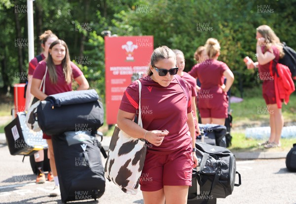150825 - Wales Women Rugby Team - Wales players make their way to the Wales Rugby World Cup Team coach as they leave their Vale headquarters to head to Manchester for the Women’s Rugby World Cup