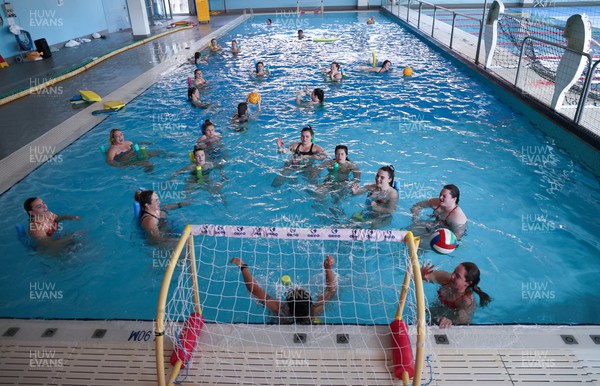 250423 - Wales Women Rugby Pool Recovery Session - during a pool recovery session after training ahead of the TicTok Women’s 6 Nations match against Italy