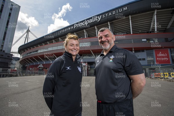 050619 - Wales Women Press Conference - Barbarians Coach Rachel Taylor with Wales Head Coach Rowland Phillips