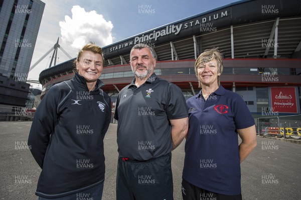 050619 - Wales Women Press Conference - Barbarians Coach Rachel Taylor with Wales Head Coach Rowland Phillips and Crawshays Coach Liza Burgess