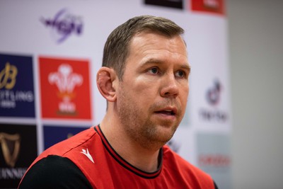Wales Women Press Conference 140422