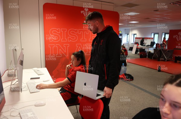 220222 - Behind the scenes with the Wales Women National Rugby team at the National Centre of Excellence at the Vale Resort Hotel - Kayleigh Powell and Glen Crabb doing analysis with Adam Fuge