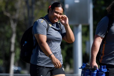 250725 - Wales Women Rugby Team Run at Surfers Paradise Rugby Club - Sisilia Tuipulotu during Wales’ Captains Run ahead of the first test match against Australia