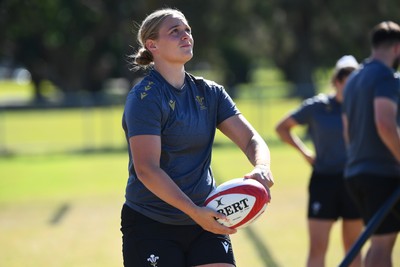 250725 - Wales Women Rugby Team Run at Surfers Paradise Rugby Club - Tilly Vucaj during Wales’ Captains Run ahead of the first test match against Australia