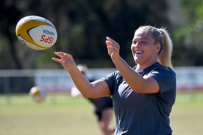 250725 - Wales Women Rugby Team Run at Surfers Paradise Rugby Club - Kelsey Jones during Wales’ Captains Run ahead of the first test match against Australia