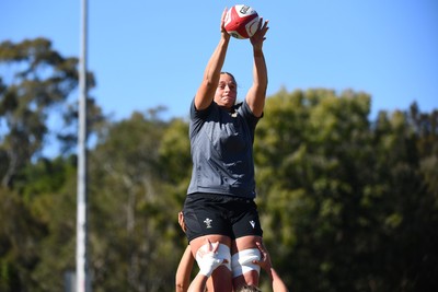 250725 - Wales Women Rugby Team Run at Surfers Paradise Rugby Club - Tilly Vucaj during Wales’ Captains Run ahead of the first test match against Australia