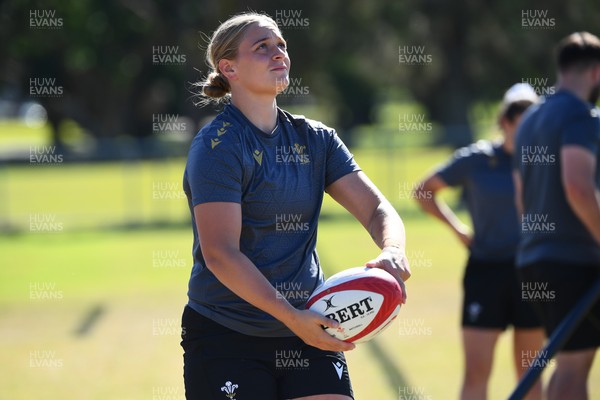 250725 - Wales Women Rugby Team Run at Surfers Paradise Rugby Club - Tilly Vucaj during Wales’ Captains Run ahead of the first test match against Australia
