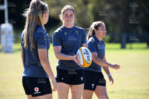 250725 - Wales Women Rugby Team Run at Surfers Paradise Rugby Club - Lisa Neumann during Wales’ Captains Run ahead of the first test match against Australia