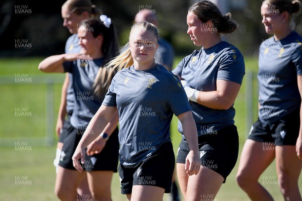 250725 - Wales Women Rugby Team Run at Surfers Paradise Rugby Club - Seren Lockwood during Wales’ Captains Run ahead of the first test match against Australia