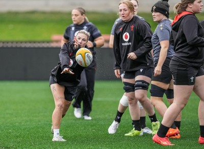 310725 - Wales Women Rugby Captain’s Run - Keira Bevan during Wales’ Captain’s Run ahead of the second test against Australia