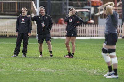 310725 - Wales Women Rugby Captain’s Run - Shaun Connor, Wales Women attack coach and Jasmine Joyce during Wales’ Captain’s Run ahead of the second test against Australia