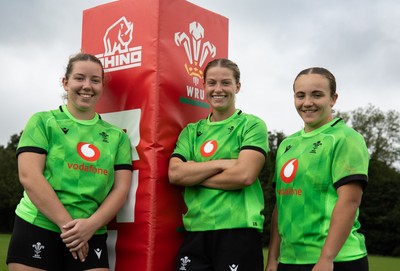 160926 Wales Women Rugby Training Session - Left to right, Elan Jones, Amy Williams and Shanelle Williams who have been named in the match day squad for the game against South Africa with Amy Williams making a debut start and Elan Jones and Shanelle Williams on the bench