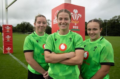 160926 Wales Women Rugby Training Session - Left to right, Elan Jones, Amy Williams and Shanelle Williams who have been named in the match day squad for the game against South Africa with Amy Williams making a debut start and Elan Jones and Shanelle Williams on the bench