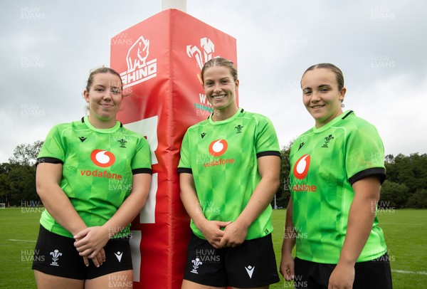 160926 Wales Women Rugby Training Session - Left to right, Elan Jones, Amy Williams and Shanelle Williams who have been named in the match day squad for the game against South Africa with Amy Williams making a debut start and Elan Jones and Shanelle Williams on the bench