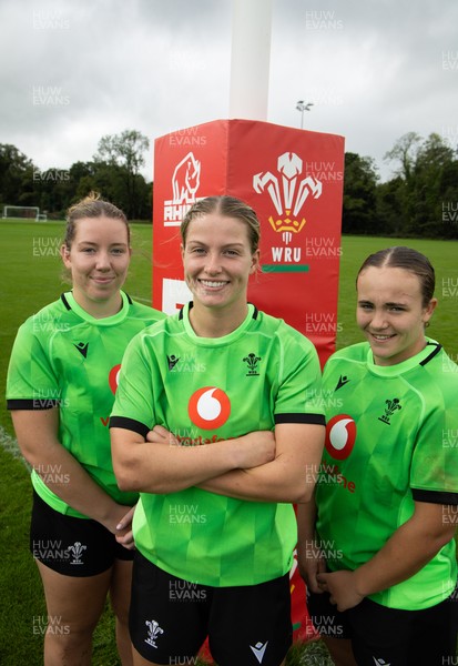 160926 Wales Women Rugby Training Session - Left to right, Elan Jones, Amy Williams and Shanelle Williams who have been named in the match day squad for the game against South Africa with Amy Williams making a debut start and Elan Jones and Shanelle Williams on the bench
