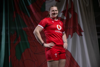 170325 - Wales Women Rugby Squad Portraits - Alaw Pyrs