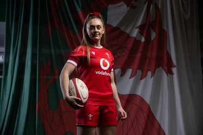 170325 - Wales Women Rugby Squad Portraits - Hannah Jones