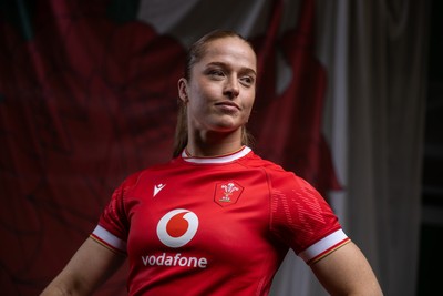 170325 - Wales Women Rugby Squad Portraits - Lisa Neumann