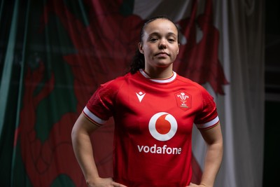 170325 - Wales Women Rugby Squad Portraits - Meg Davies