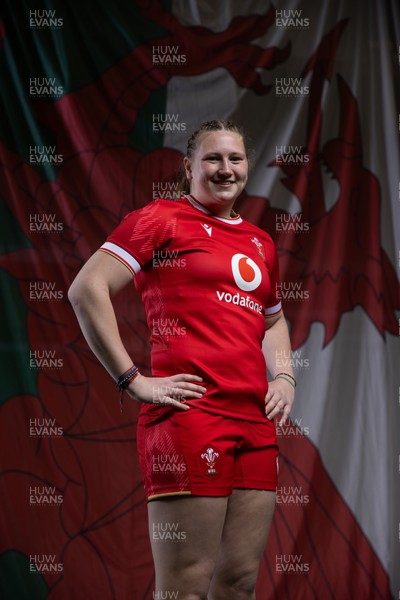 170325 - Wales Women Rugby Squad Portraits - Alaw Pyrs