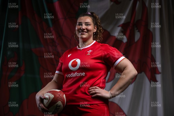 170325 - Wales Women Rugby Squad Portraits - Gwenllian Pyrs