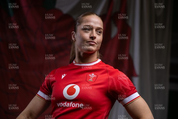 170325 - Wales Women Rugby Squad Portraits - Lisa Neumann