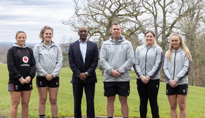 030323 - WRU Press Conference - Wales WRU Interim CEO Nigel Walker, centre left, and Women head coach Ioan Cunningham with players, left to right, Alisha Butchers,Natalia John, Gwen Crabb and Hannah Jones after a press conference to announce 25 full time contracted players to the Wales Women Squad