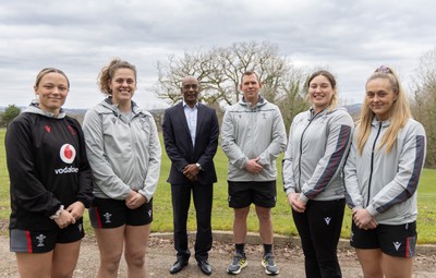 030323 - WRU Press Conference - Wales WRU Interim CEO Nigel Walker, centre left, and Women head coach Ioan Cunningham with players, left to right, Alisha Butchers,Natalia John, Gwen Crabb and Hannah Jones after a press conference to announce 25 full time contracted players to the Wales Women Squad