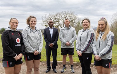 030323 - WRU Press Conference - Wales WRU Interim CEO Nigel Walker, centre left, and Women head coach Ioan Cunningham with players, left to right, Alisha Butchers,Natalia John, Gwen Crabb and Hannah Jones after a press conference to announce 25 full time contracted players to the Wales Women Squad