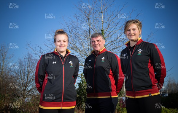 230117 - Wales Women Rugby Press Conference - Wales Women's head coach Rowland Phillips with Womens squad members Carys Phillips, left, and Dyddgu Hywel