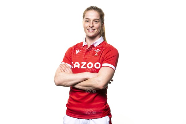210322 - Wales Women Rugby Squad - Lisa Neumann