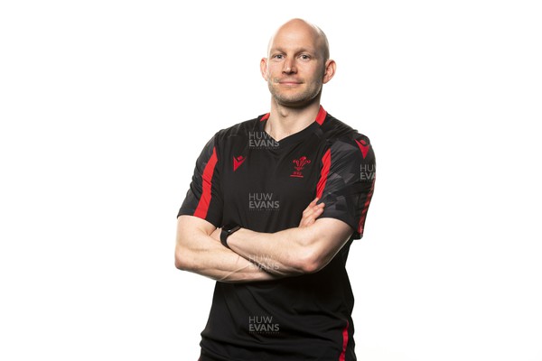 210322 - Wales Women Rugby Squad - Richard Whiffin