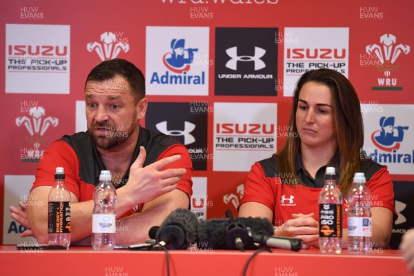 130120 - Wales Women Rugby Squad Announcement - Chris Horsman and Siwan Lillicrap