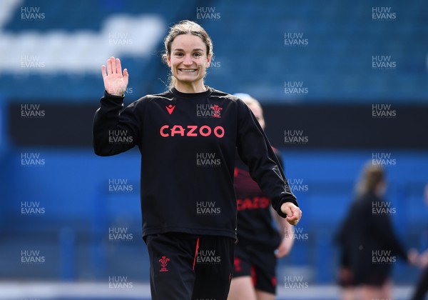 010422 - Wales Women Captains Run - Jasmine Joyce during training