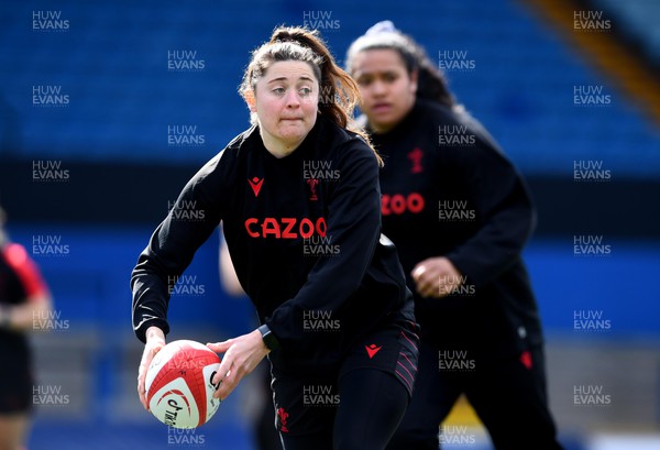010422 - Wales Women Captains Run - Robyn Wilkins during training