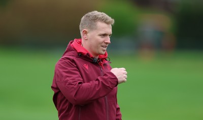 010426 - Wales Women Rugby Training Session - Tom Oglethorpe during training ahead of the start of the Women’s 6 Nations