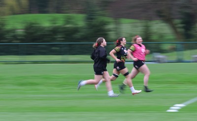 010426 - Wales Women Rugby Training Session - Gwenllian Pyrs, Branwen Metcalfe and Maisie Davies during training ahead of the start of the Women’s 6 Nations