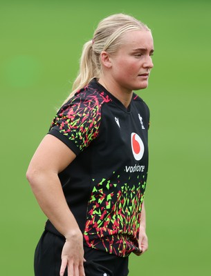010426 - Wales Women Rugby Training Session - Seren Singleton during training ahead of the start of the Women’s 6 Nations