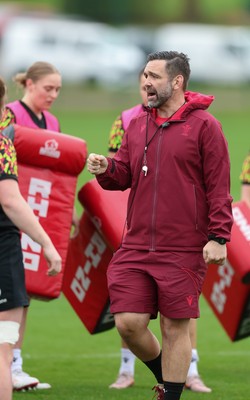 010426 - Wales Women Rugby Training Session - Steve Salvin during training ahead of the start of the Women’s 6 Nations
