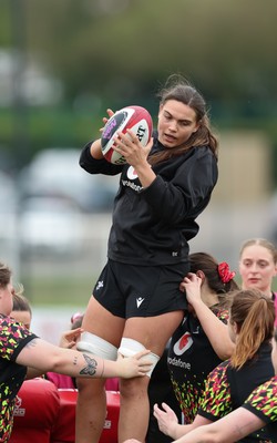 010426 - Wales Women Rugby Training Session - Bryonie King during training ahead of the start of the Women’s 6 Nations