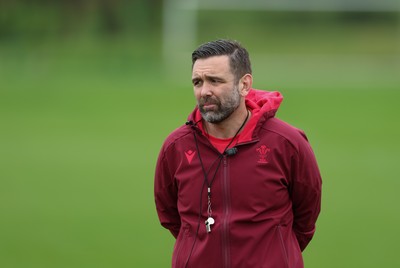 010426 - Wales Women Rugby Training Session - Steve Salvin during training ahead of the start of the Women’s 6 Nations