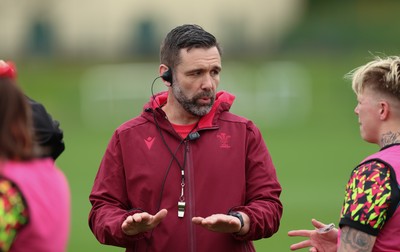 010426 - Wales Women Rugby Training Session - Steve Salvin during training ahead of the start of the Women’s 6 Nations