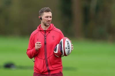 010426 - Wales Women Rugby Training Session - Ashley Beck during training ahead of the start of the Women’s 6 Nations