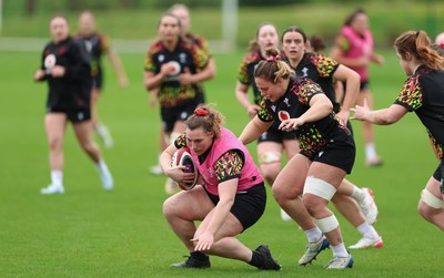 010426 - Wales Women Rugby Training Session - Gwenllian Pyrs during training ahead of the start of the Women’s 6 Nations