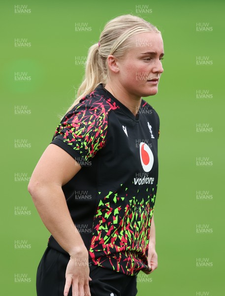 010426 - Wales Women Rugby Training Session - Seren Singleton during training ahead of the start of the Women’s 6 Nations